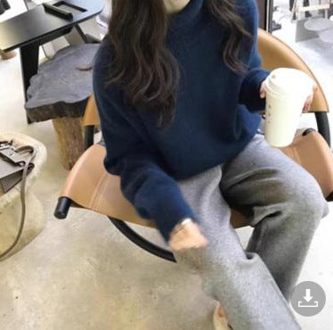 Ultra-Soft Turtleneck Sweater – Timeless & Elegant