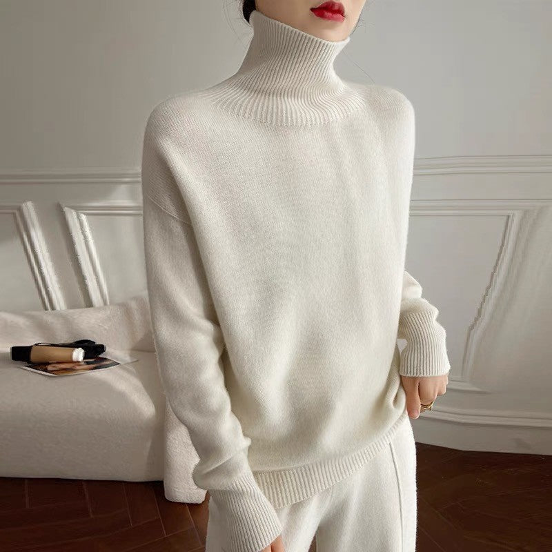 Ultra-Soft Turtleneck Sweater – Timeless & Elegant